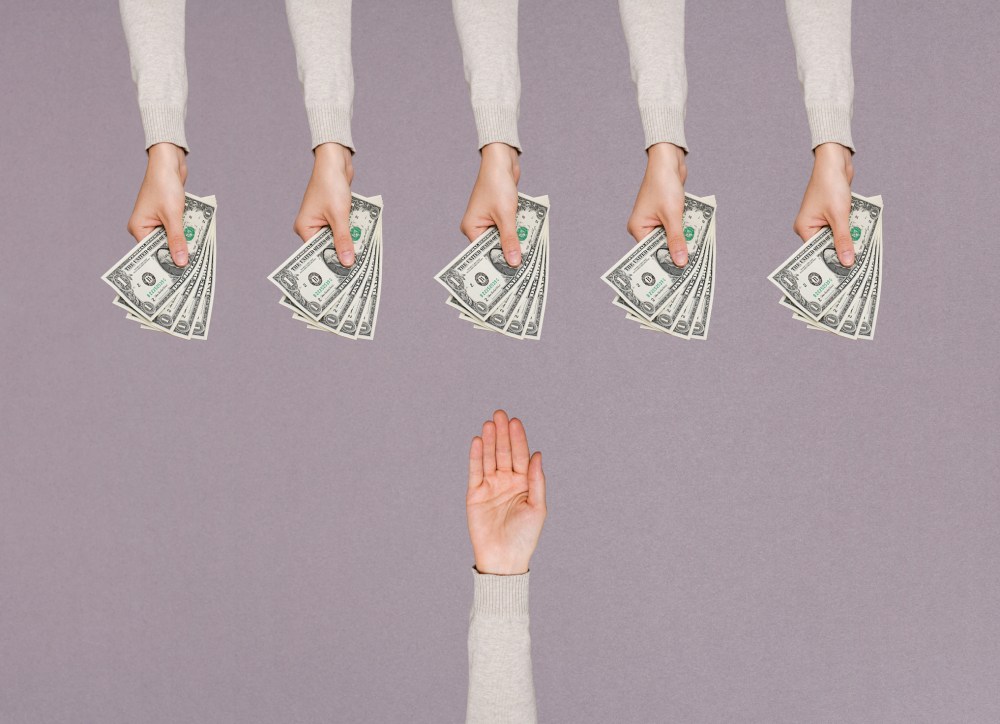 AI Agents Trade Real Goods, Unveiling Risks